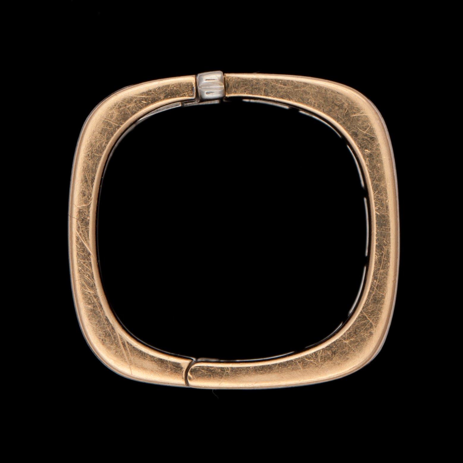 ALLIANSRING, 21 stycken trapetsslipade diamanter, total ca 3.50 ct. Ringen är öppningsbar.
