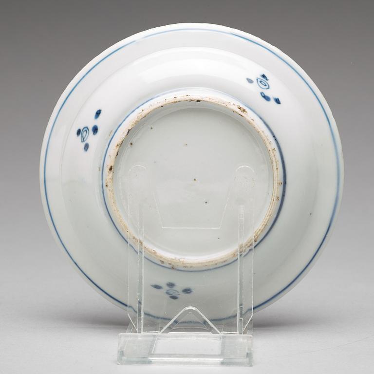 A blue and white dish, Tianqi/Chongzhen, 17th Century.