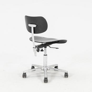 Egon Eiermann, office chair, "SBG197R", 21st century.