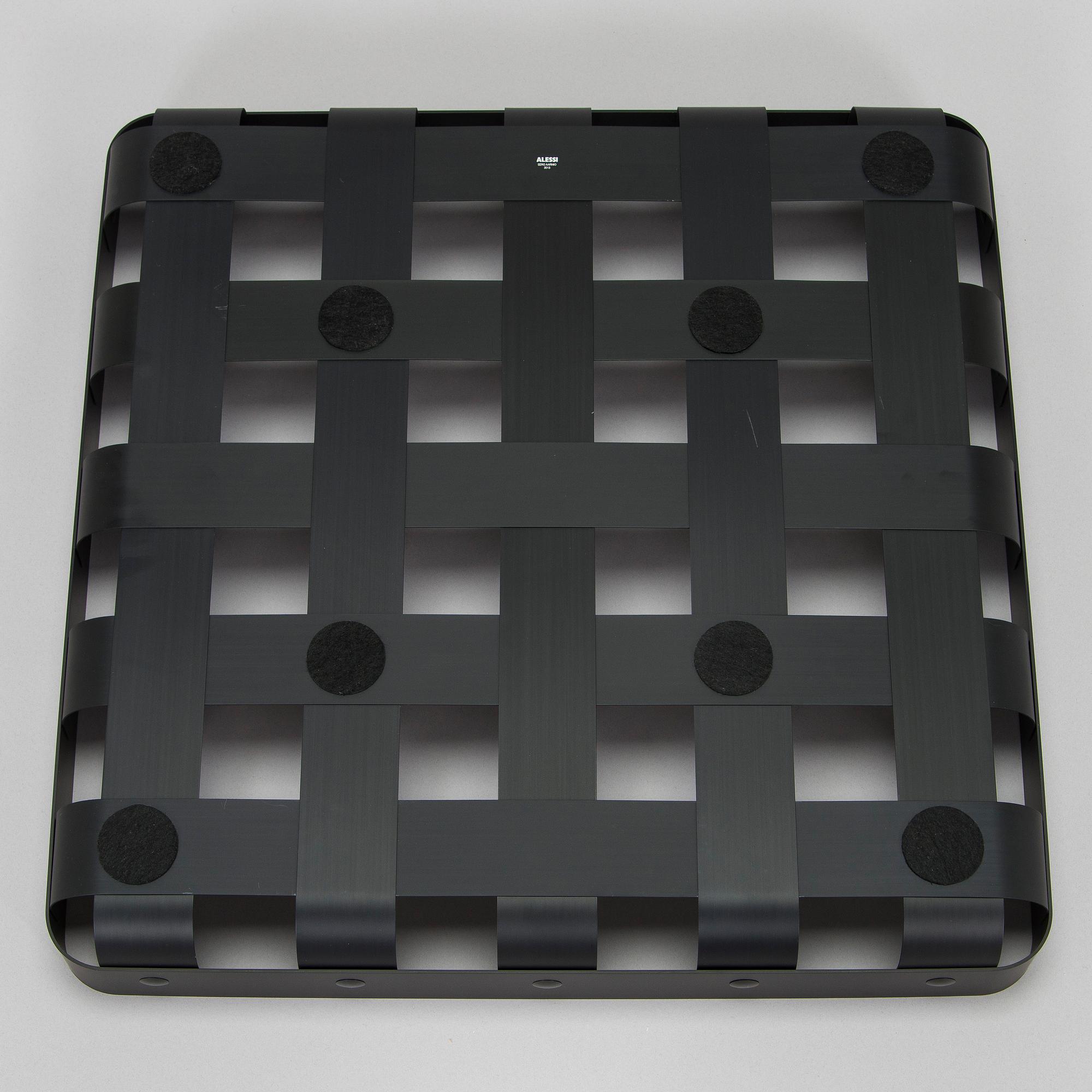 Eero Aarnio, kori, malli EA06 B "CrissCross", Alessi, 2013.