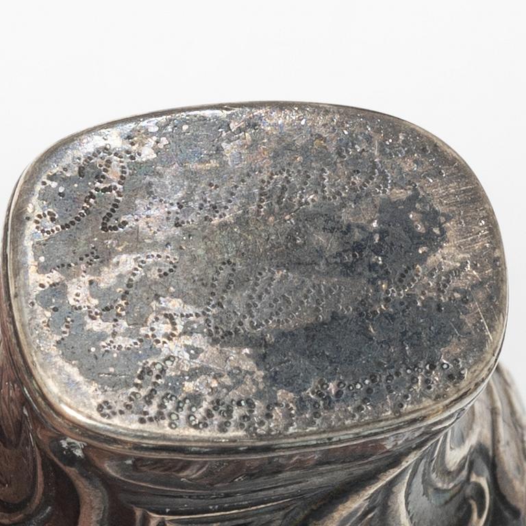 Rokoko, Two silver snuff boxes, Northern Europe, 18th century.