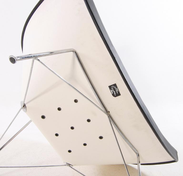 FÅTÖLJ. "Coconut", design George Nelson, Vittra, formgiven 1955.