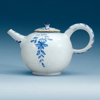 852. A Swedish Rörstrand faience teapot with cover, 18th Century.