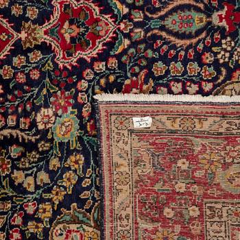 Rug, oriental, semi-antique, approximately 298x207 cm.
