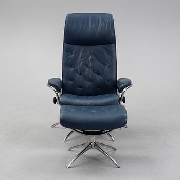 Fåtölj med fotpall, "Stressless Metro Hög", 2000-tal.