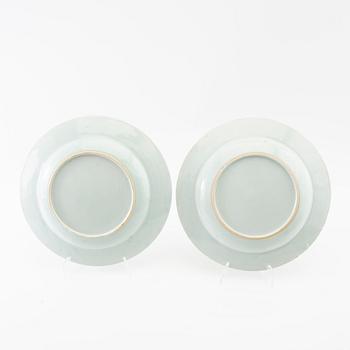 Plates 2 pcs and cups 3 pcs China 18th century porcelain.