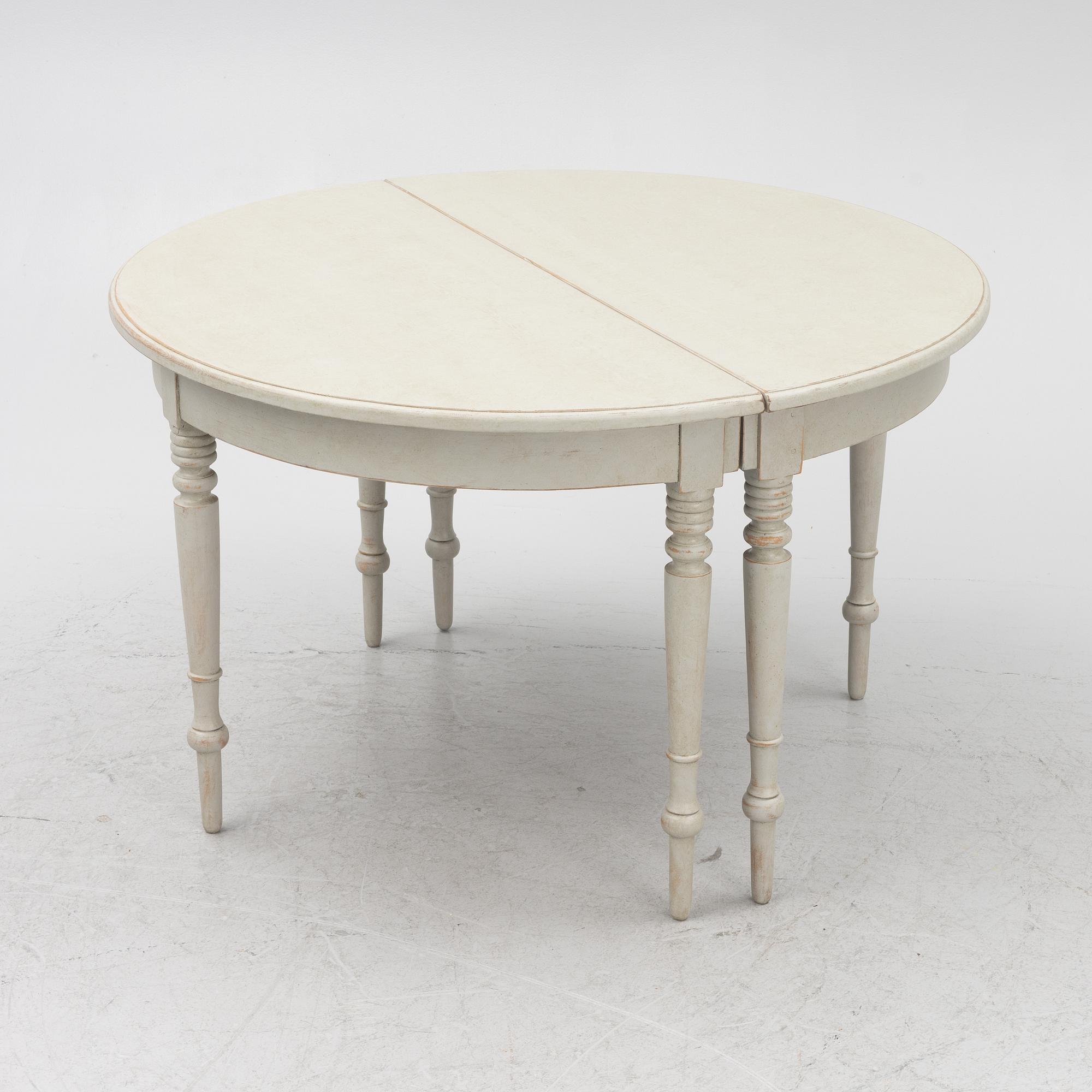 Dining table, 19th century.