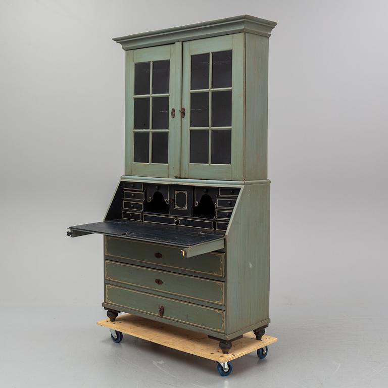 CUPBOARD, first half of the 19th century.