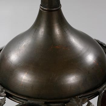 An early 20th century ceiling lamp.