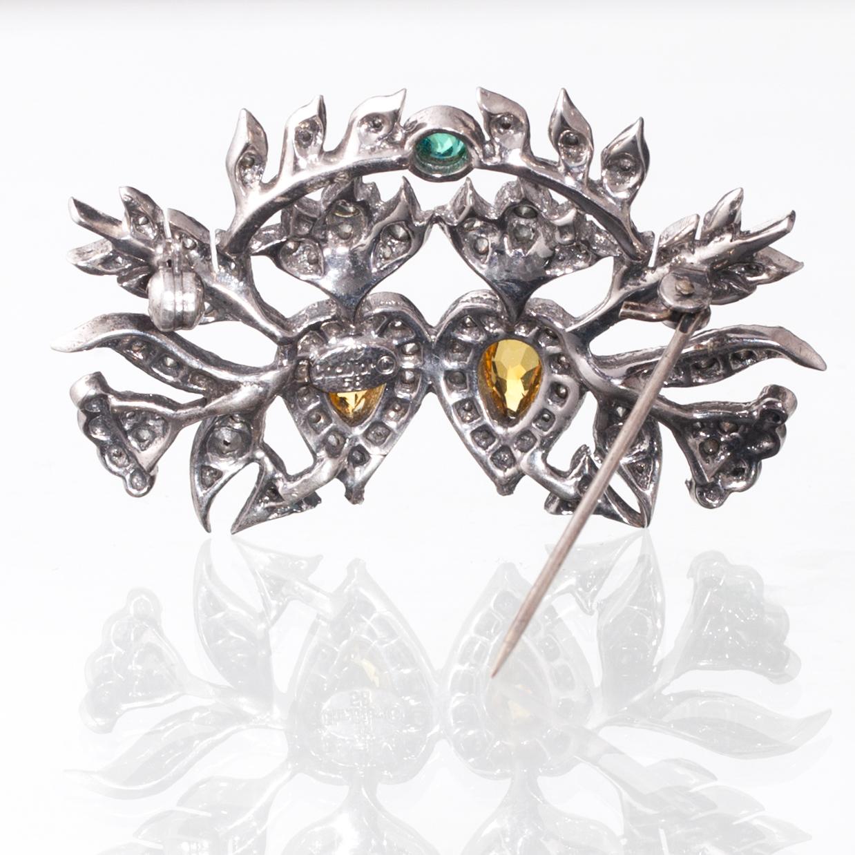 BROSCH, silver, Christian Dior, färgade stenar. 1958. Vikt 12,4 g.
