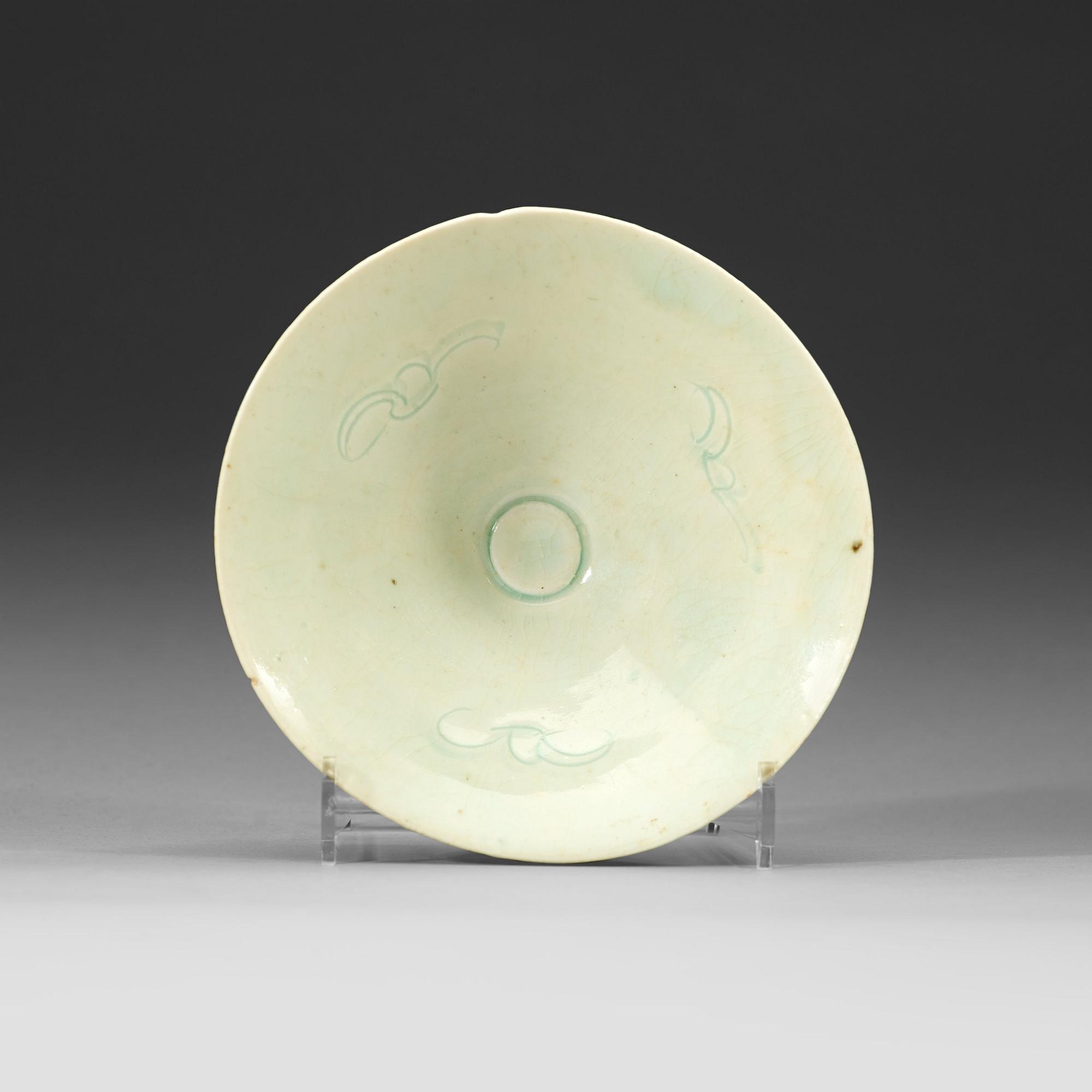 TESKÅL, porslin, qingbai. Norra Songdynastin (960-1127).