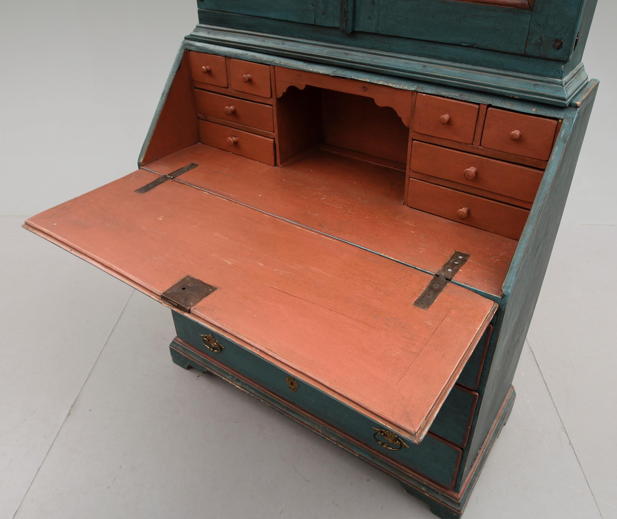 SKRIVSKÅP, allmoge, 1800-talets första hälft.