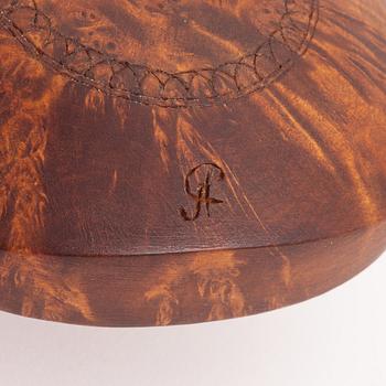 A birch flask by Andreas Poggats, before 1962.