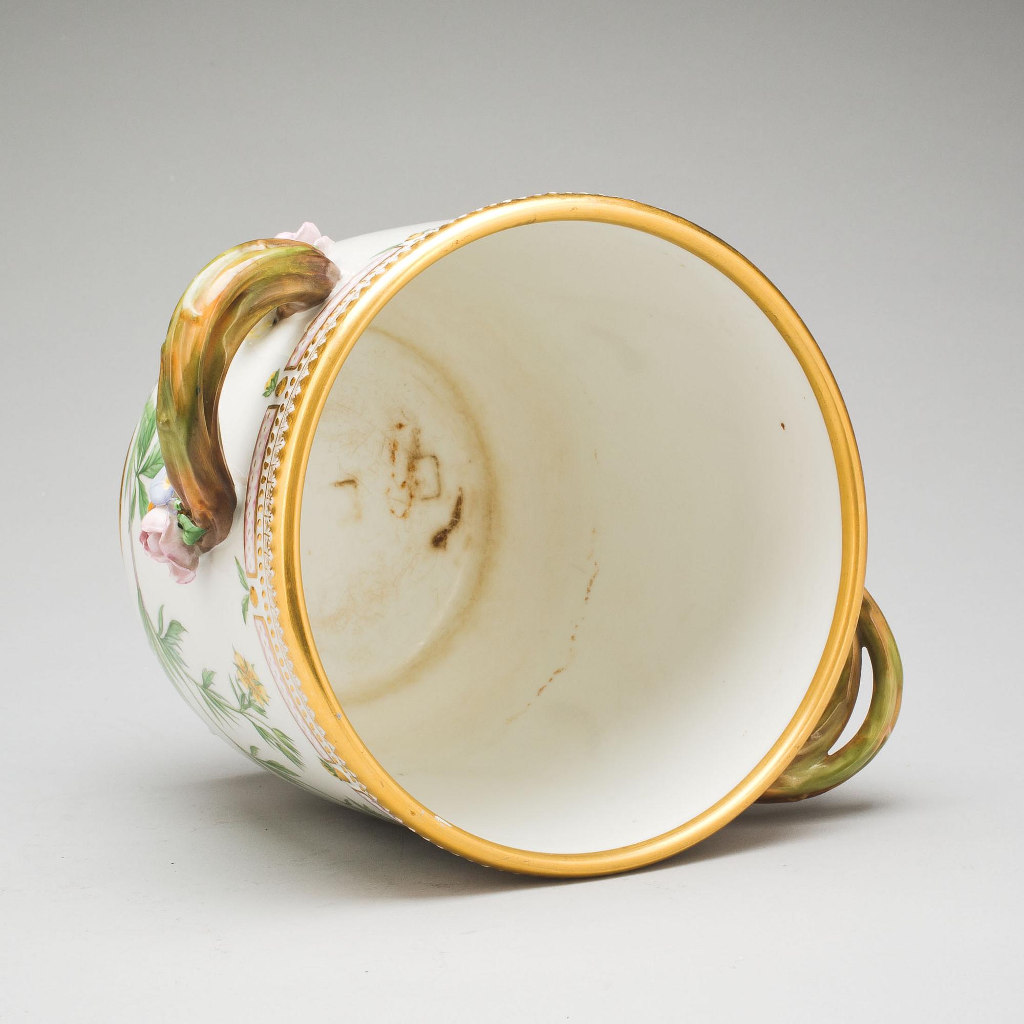 VINKYLARE, porslin. "Flora Danica" Royal Copenhagen.