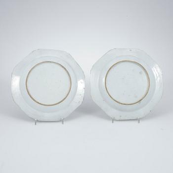 TALLRIKAR, ett par, porslin, Kina 1700-tal.