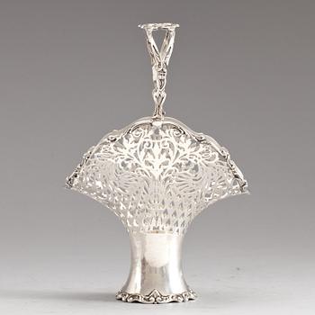 KORG, silver, Henry Matthews, Birmingham, England, 1913. Vikt ca 350 g.