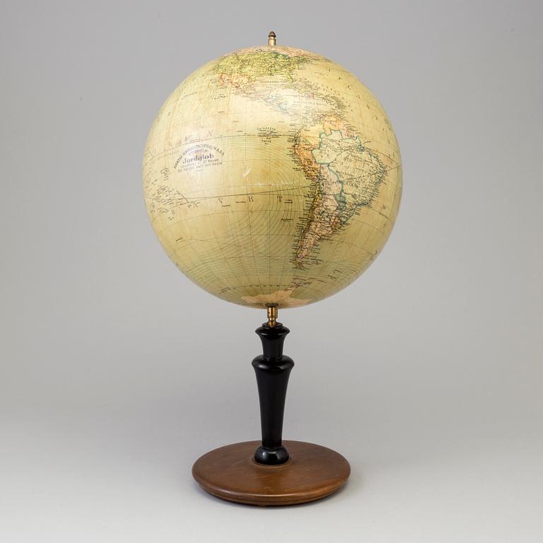 A globe, Svenska Bokhandelscentralen A.B:s Jordglob, Stockholm, first half of the 20th Century.