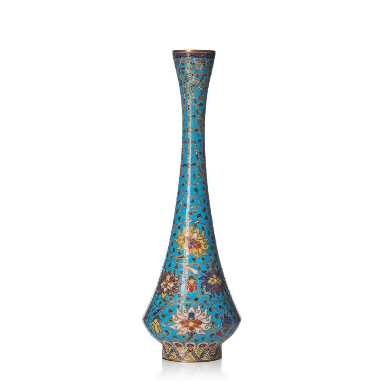 Vas, cloisonné. Sen Mingdynasti/tidig Qingdynasty.