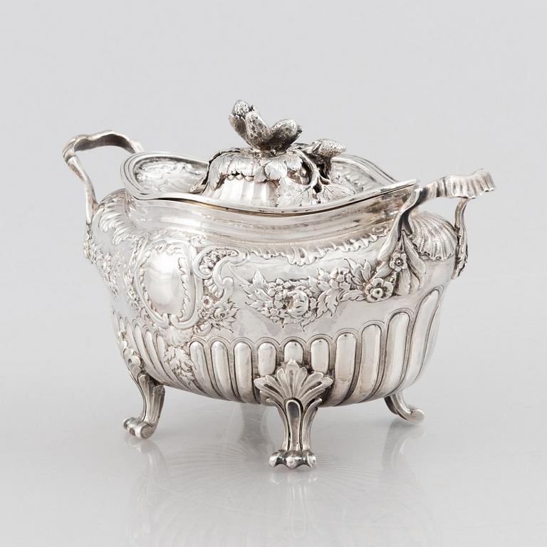 A French 19th century box with lid, 'Historismus' silver, pseudo marks.