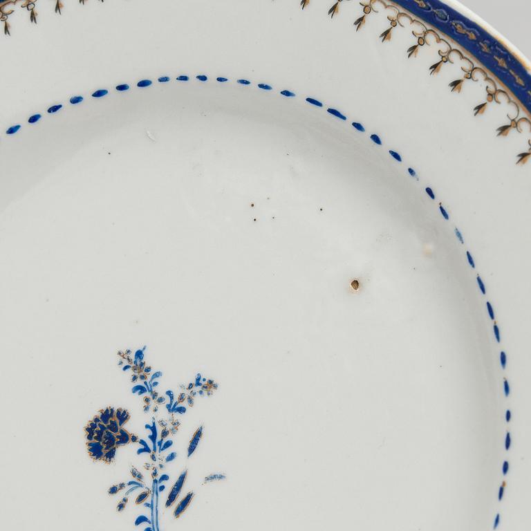 Chinese 18th-Century porcelain dishes, one pair and a set of three.