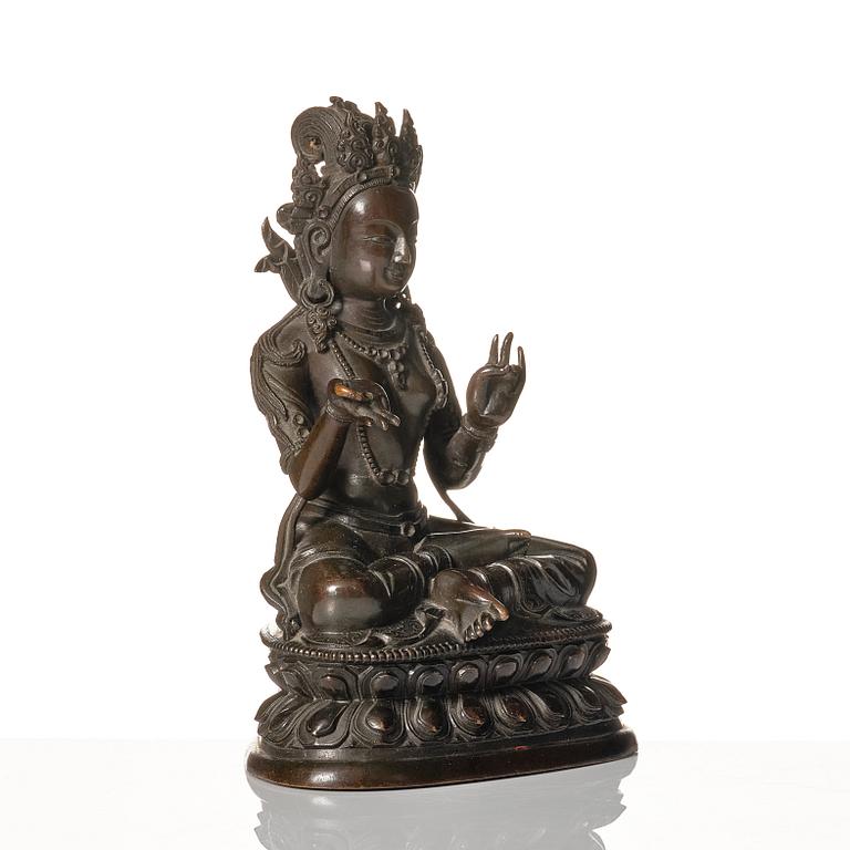 A bronze figure of a crowned goddess, Qing dynasty, 18th Century.