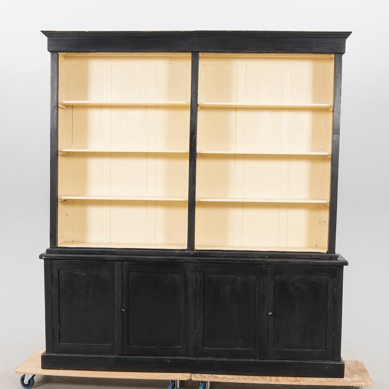 Skåp, 1900-talets början.