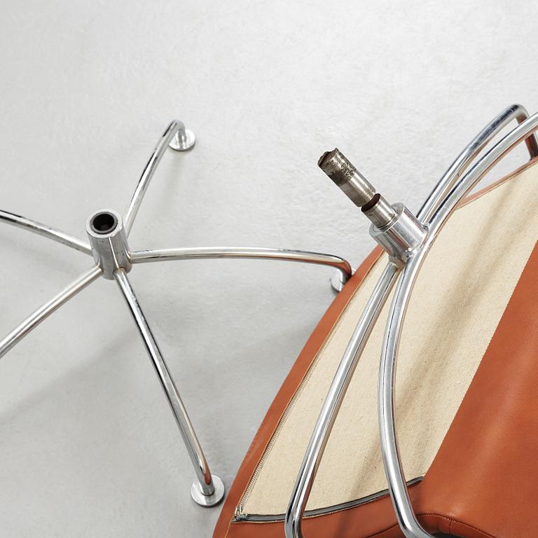 JENS AMUNDSEN, ett par fåtöljer och bord, "SAS Chair Series",  Fritz Hansen, Danmark 1979.