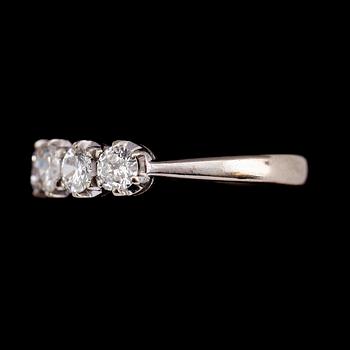 RING, 14 k vitguld, 5 briljantslipade diamanter totalt ca 1.00 ct.