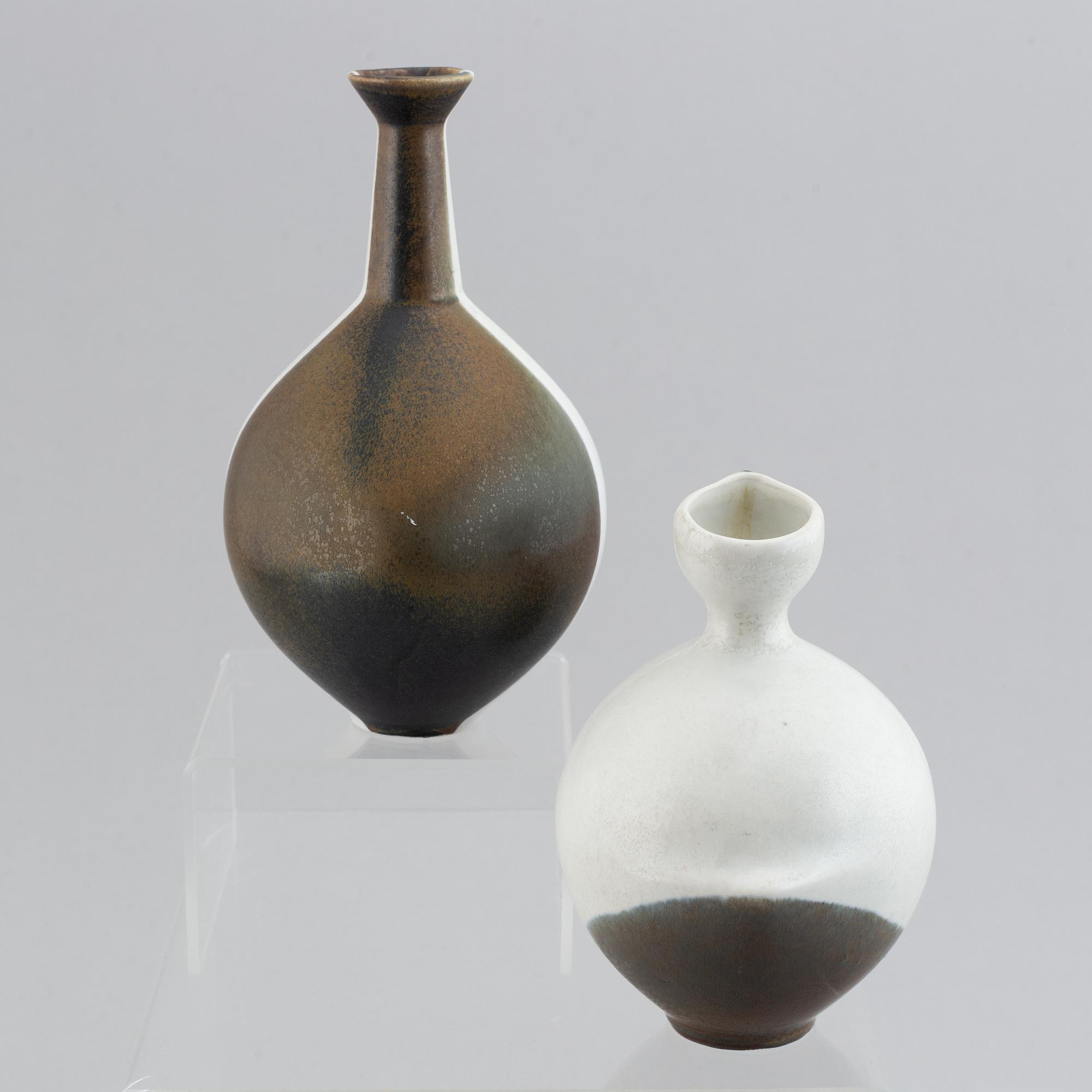 Gabi Citron-Tengborg, a set of two vases "Buckla", glazed stoneware, Gustavsberg, Sweden.
