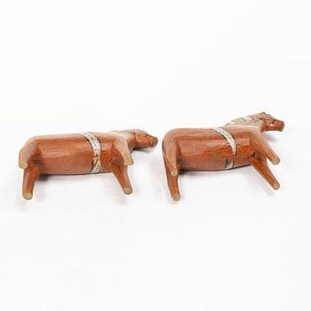 Dalahästar, ett par snarlika, allmoge, Nissergården Vattnäs, möjligen krusade av Karin Nisser, 1920-tal.