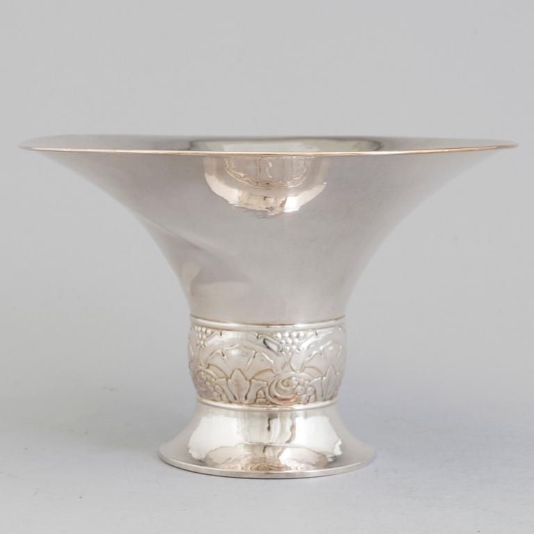 A Swedish Art Nouveau silver stemmed bow, maker's mark GAB, Stockholm 1926.