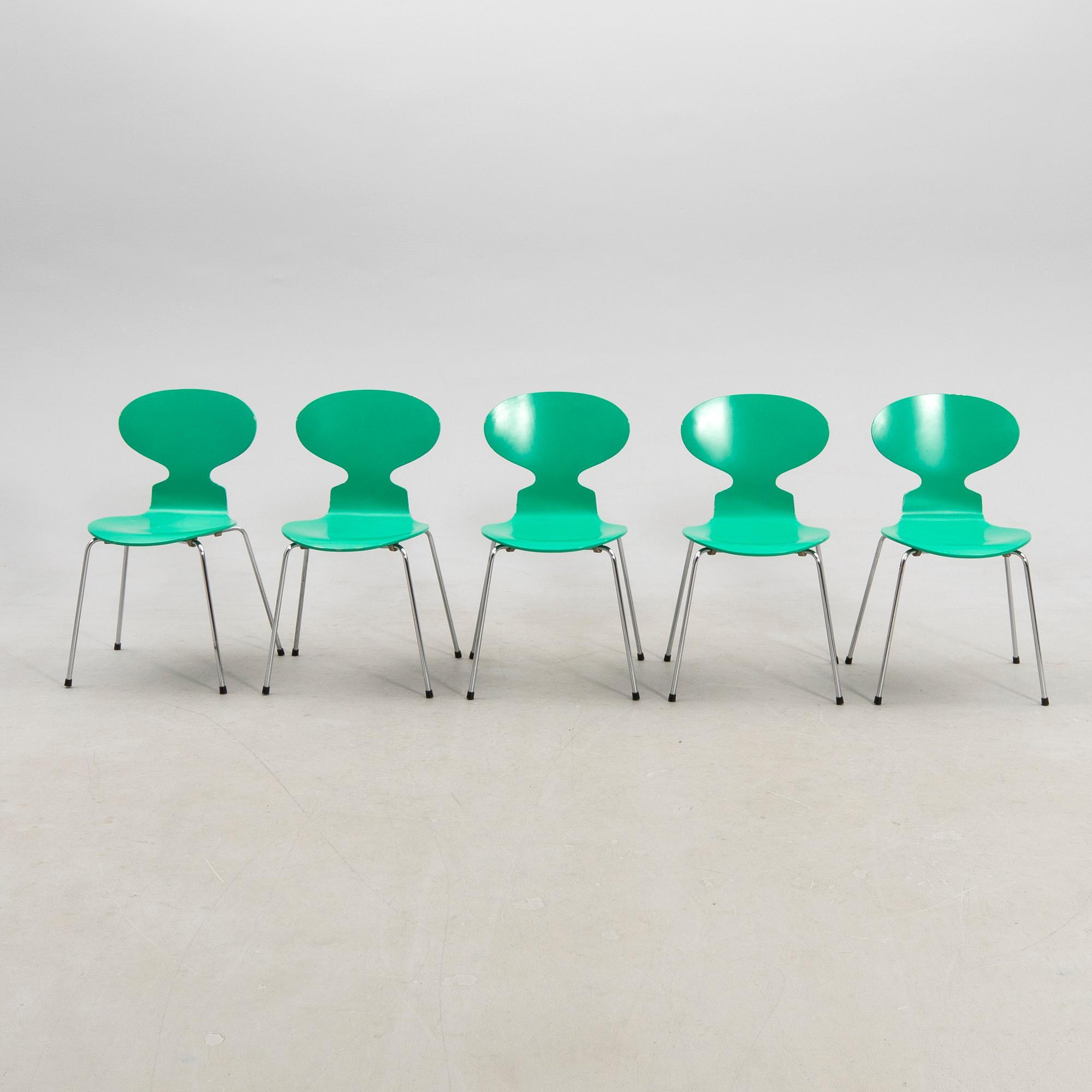 Arne Jacobsen, stolar 5 st "Myran" för Fritz Hansen Danmark 1900-talets senare del.