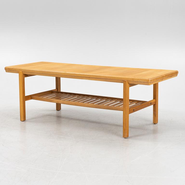A mid 20th century coffee table.