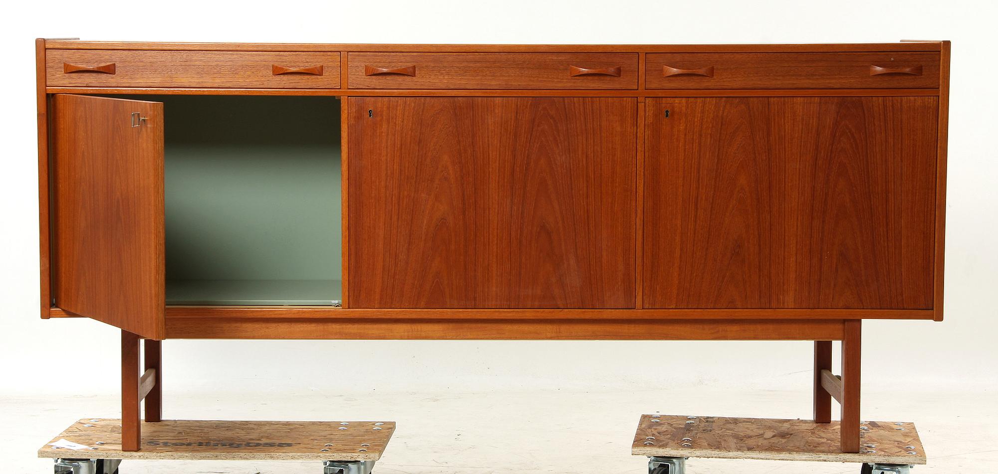 SIDEBOARD, 1950-tal.