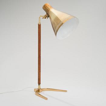 PAAVO TYNELL, TABLE LAMP, 9224. Manufactured by Idman Oy. 1950s.