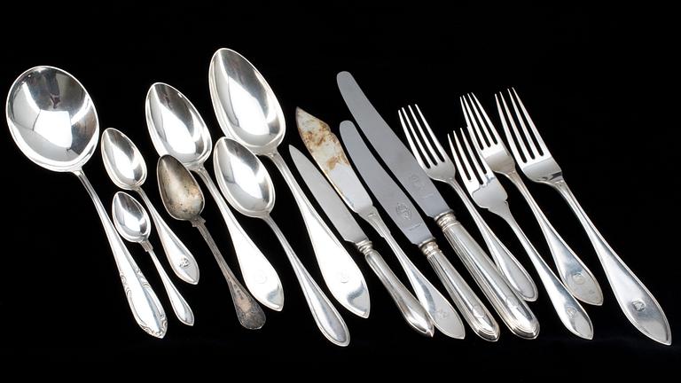 BESTICK, 40 delar, silver, Sverige 1920-tal, total vikt ca 1300g. Spetsig modell.