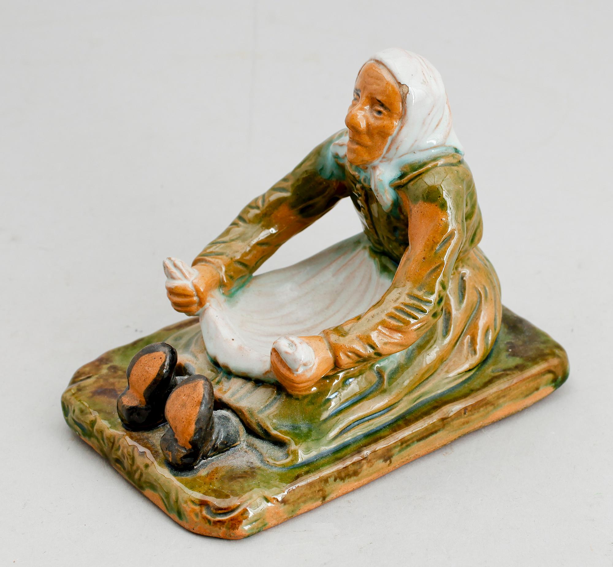 CIGARRFAT, keramik, Höganäs, sekelskiftet 1900.