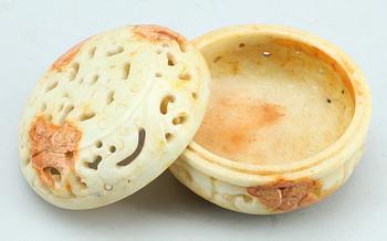 BUR FÖR SYRSOR, nefrit, Kina, 1900-tal.