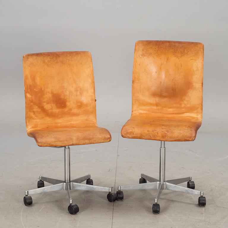 STOLAR, ett par, "Oxford", Arne Jacobsen, Fritz Hansen, Danmark, 1980-tal.