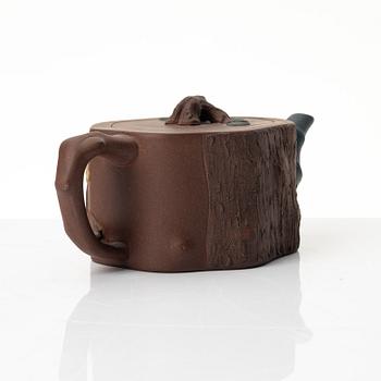 A Chinese polychrome yixing teapot, 1980s.