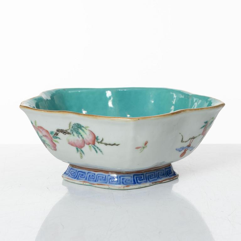 Skål  porslin, Qingdynastin, Kina, 1800-tal.