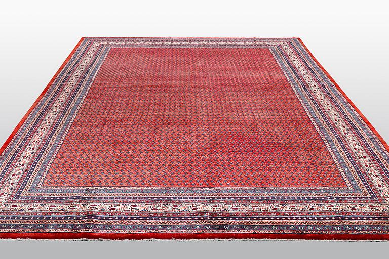 A carpet, Sarouk-Mir, ca 400 x 296 cm.