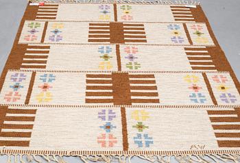 Alice Wallebäck, carpet, flat weave, signed AW, ca 233 x 167 cm.