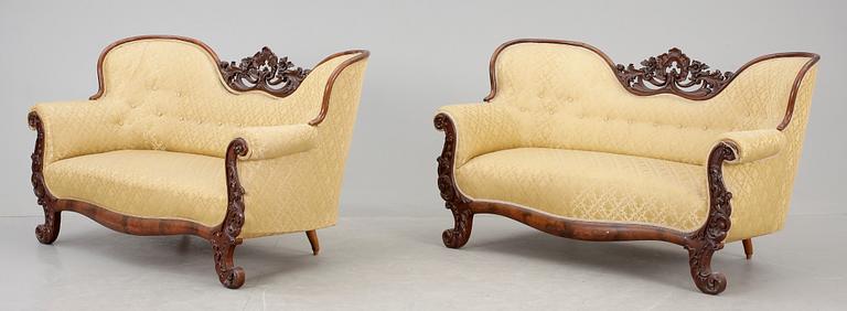 SOFFOR, ett par, nyrokoko, 1800-talets slut.