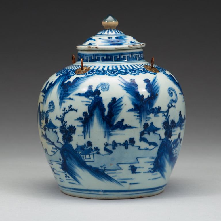 KRUKA med LOCK, porslin, Ming dynastin, Tianqi / Chongzhen, tidigt 1600-tal.