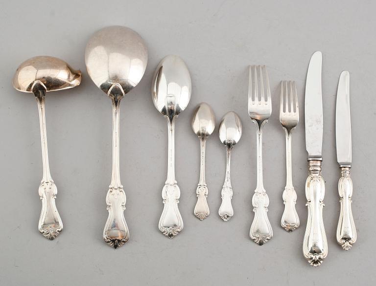 BESTICK, 146 delar snarlika, silver, "Olga", 1900-talets andra hälft. Total vikt med stålblad ca 5665 gram.