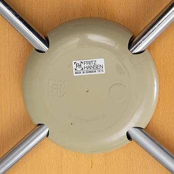Arne Jacobsen, stolar, 4 st, "Sjuan", Fritz Hansen, Danmark, 1979.