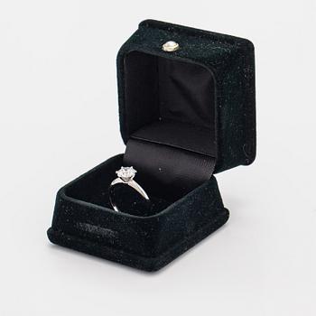An 18K white gold ring with a ca 1.23 ct brilliant-cut diamond. With GIA certificate.
