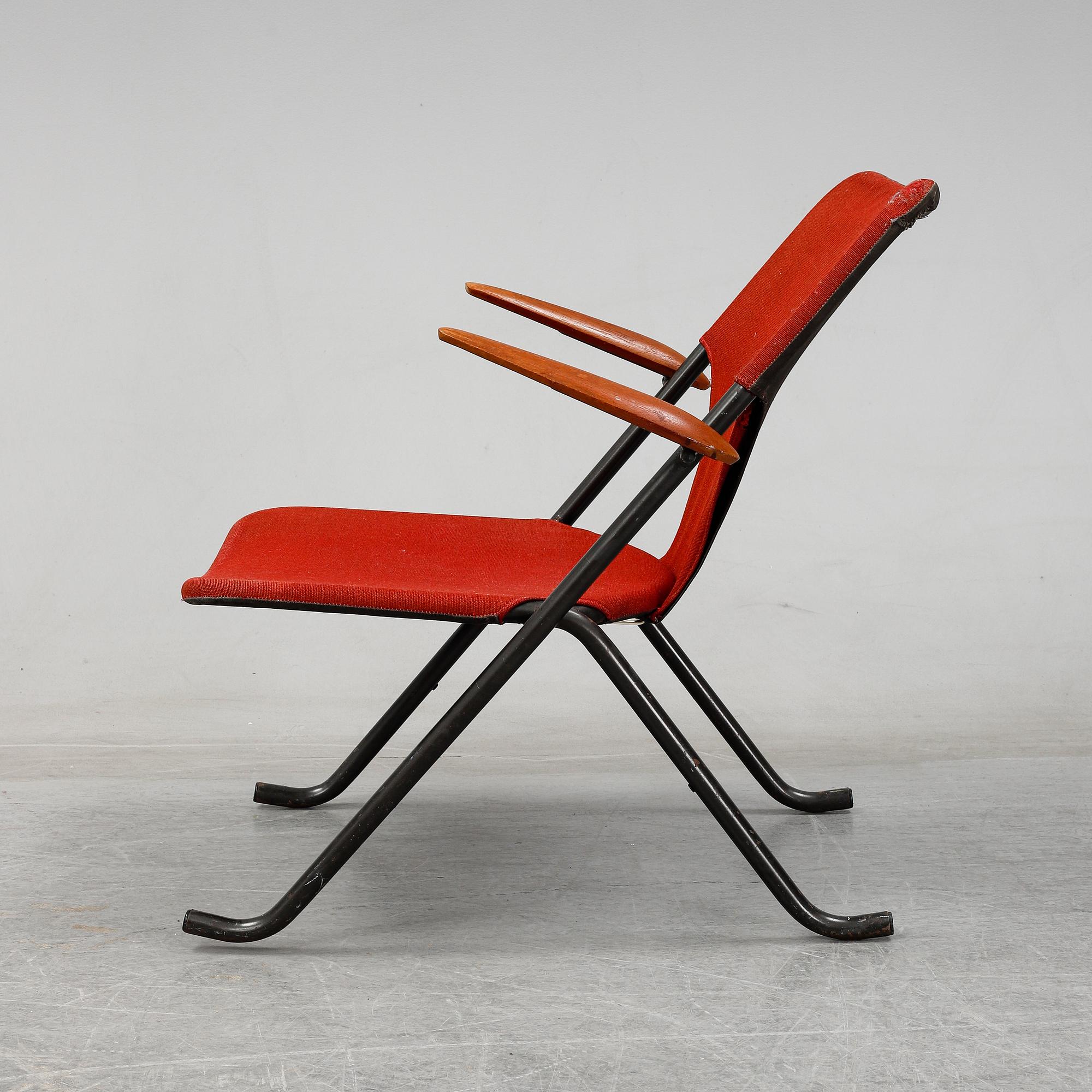 A mid 20th century armchair.