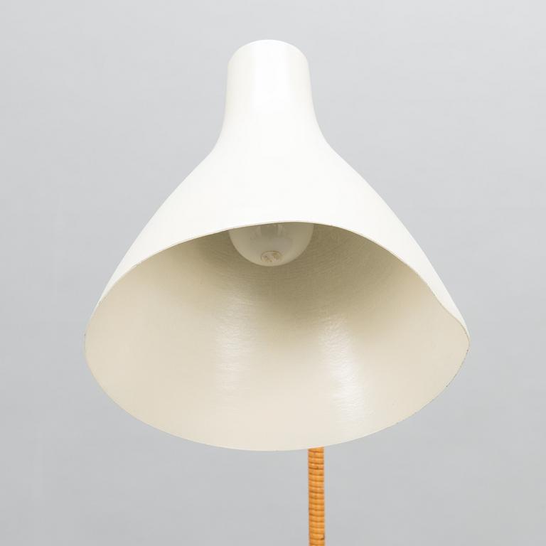 Paavo Tynell, golvlampa, Idman 1900-talets mitt.